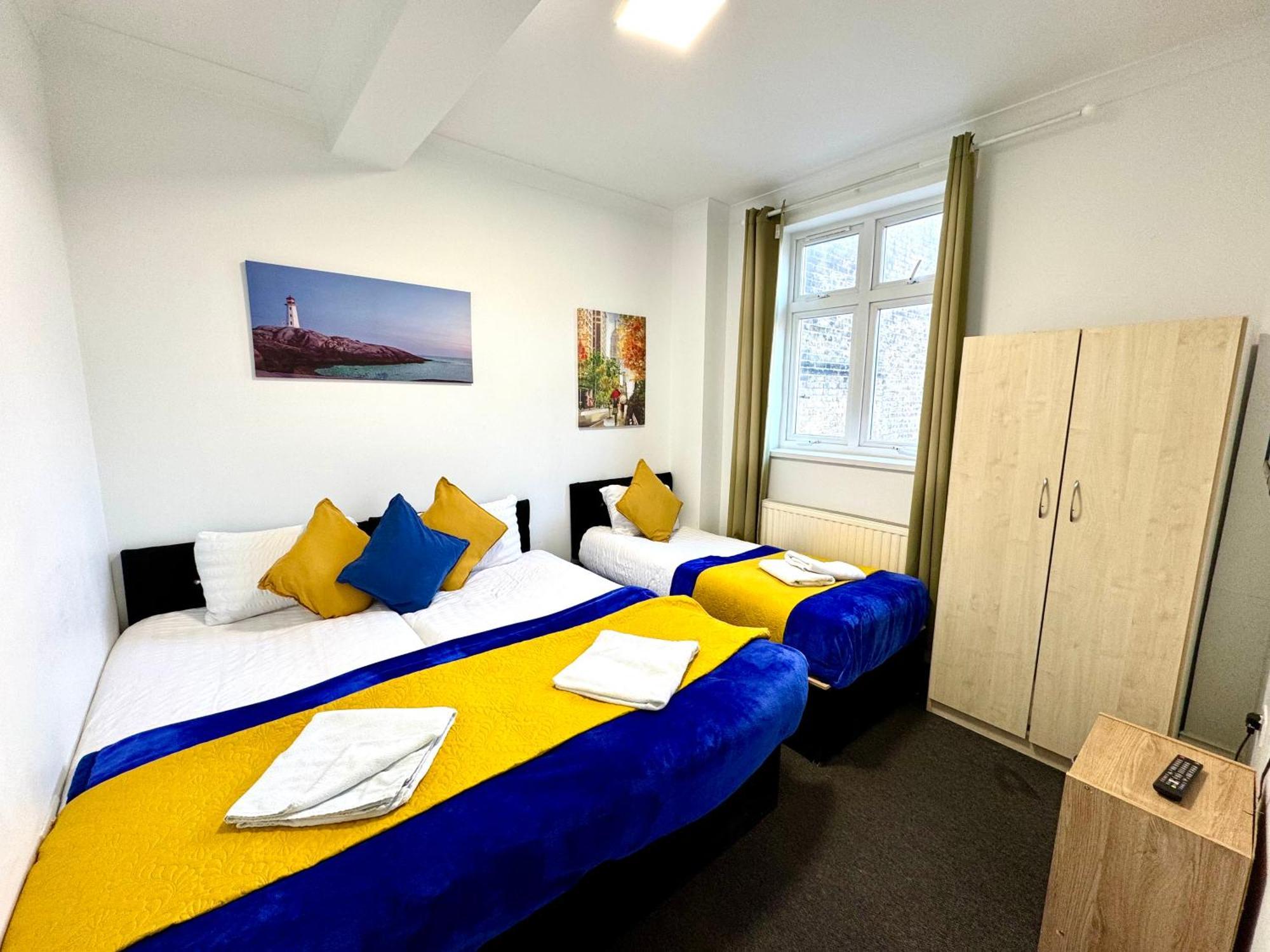 London 3 Bedrooms 3 Bathrooms Spacious House, Reception, Kitchen, Garden, Parking Exterior photo