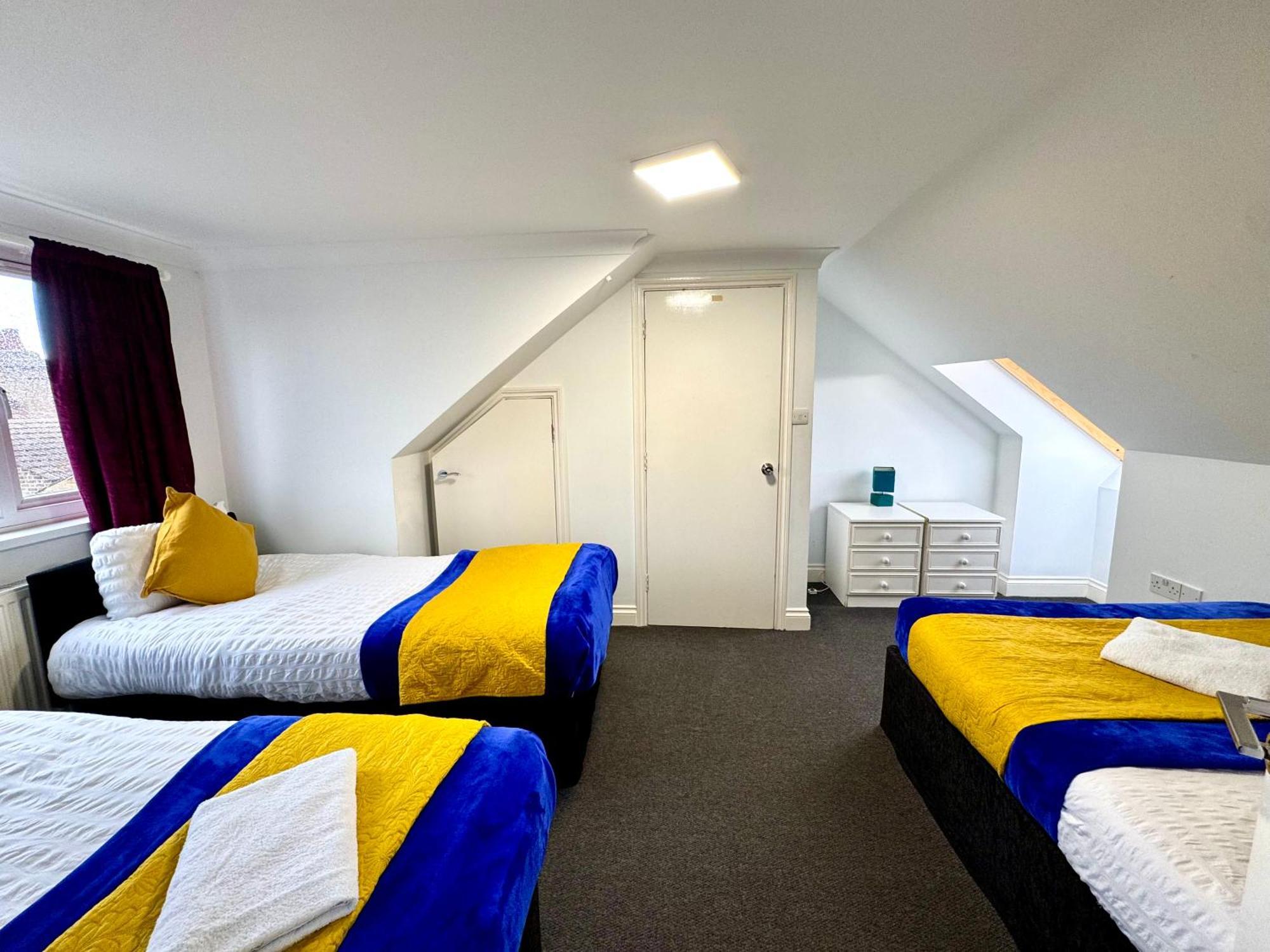London 3 Bedrooms 3 Bathrooms Spacious House, Reception, Kitchen, Garden, Parking Exterior photo