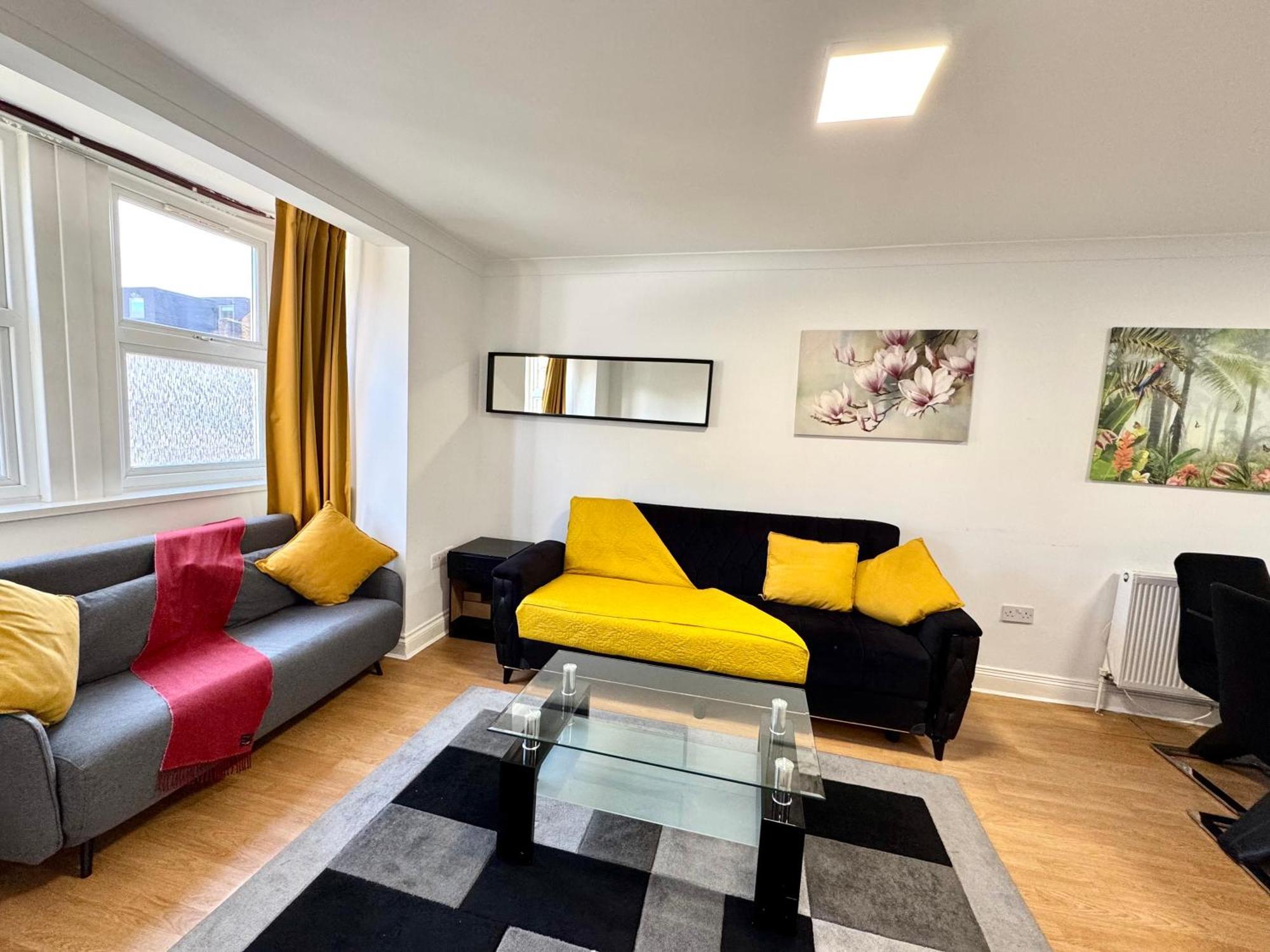 London 3 Bedrooms 3 Bathrooms Spacious House, Reception, Kitchen, Garden, Parking Exterior photo