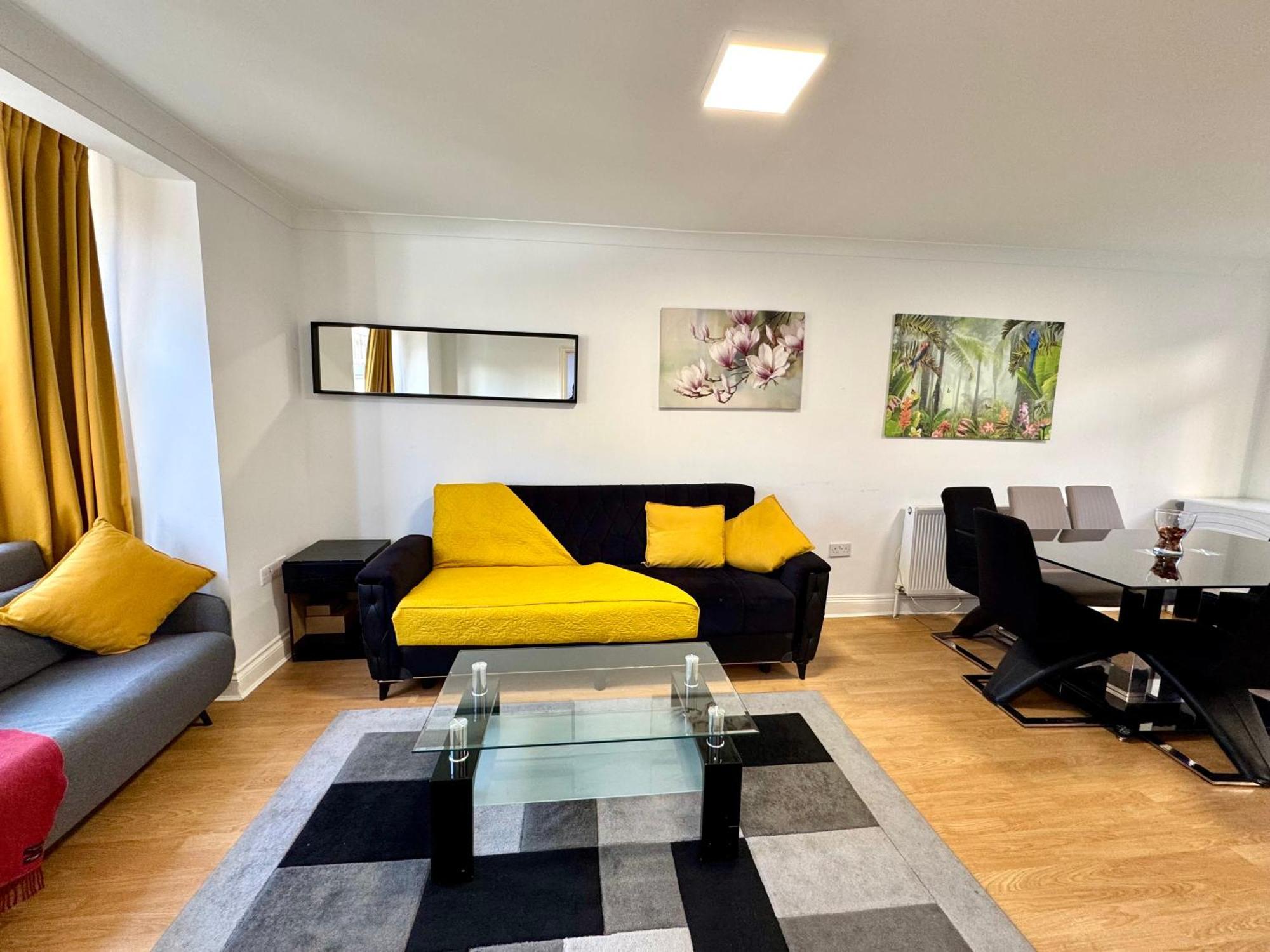 London 3 Bedrooms 3 Bathrooms Spacious House, Reception, Kitchen, Garden, Parking Exterior photo