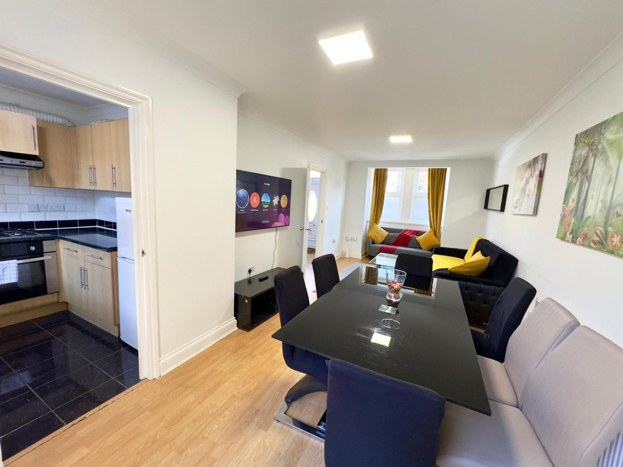 London 3 Bedrooms 3 Bathrooms Spacious House, Reception, Kitchen, Garden, Parking Exterior photo