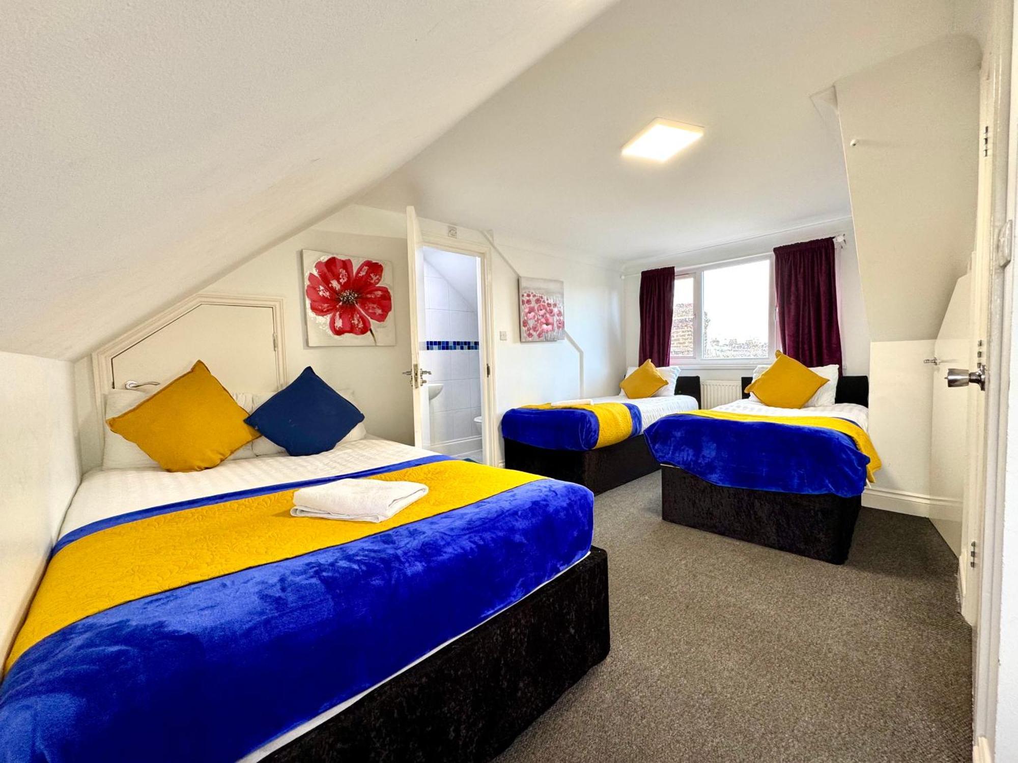 London 3 Bedrooms 3 Bathrooms Spacious House, Reception, Kitchen, Garden, Parking Exterior photo
